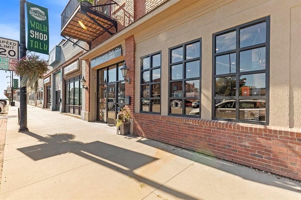 915-917 N Broadway Street — photo 1