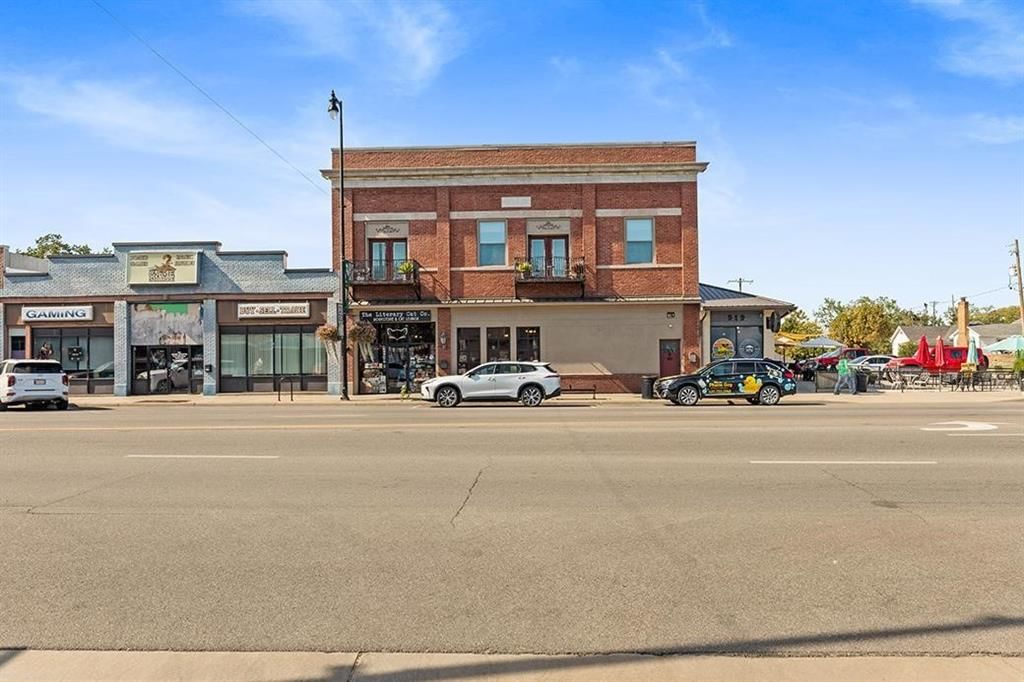 915-917 N Broadway Street — photo 2
