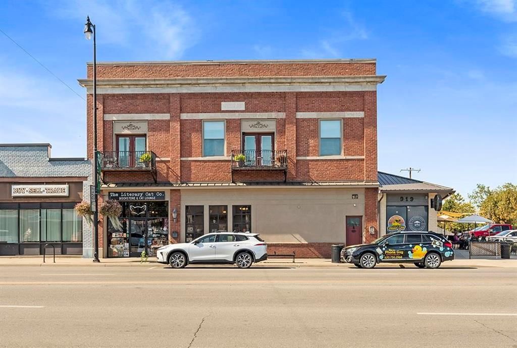 915-917 N Broadway Street — photo 3