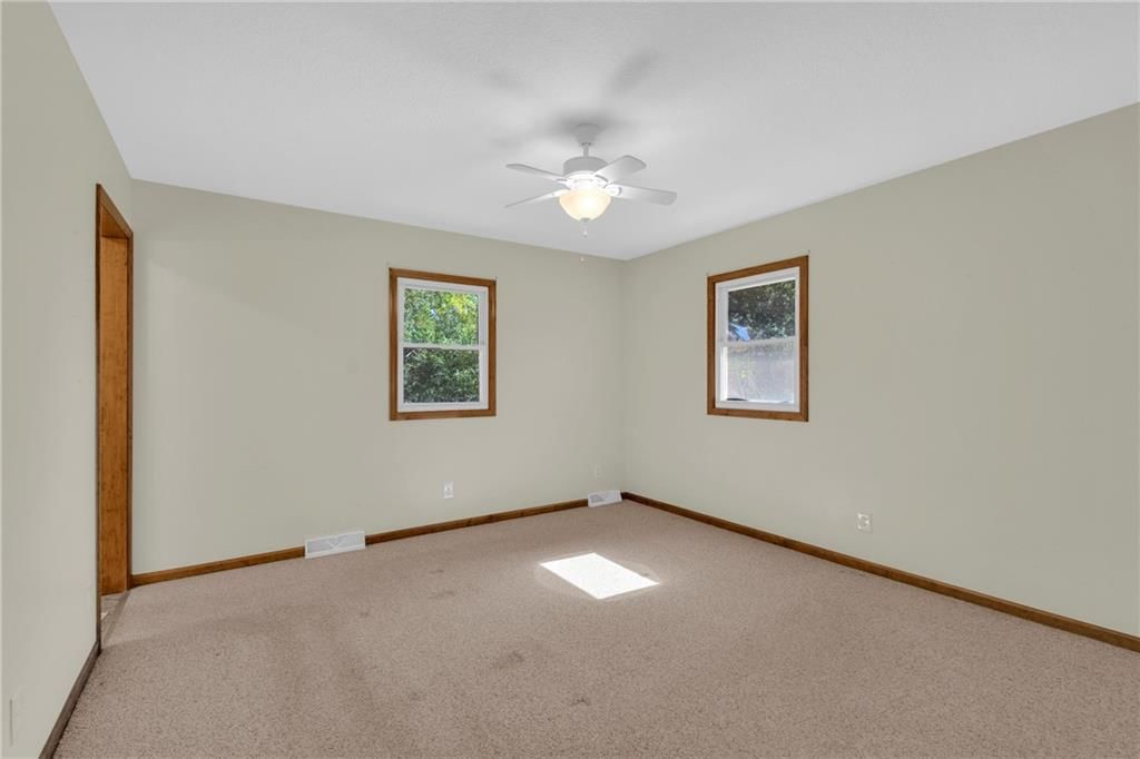 844 E 1st Street — photo 14