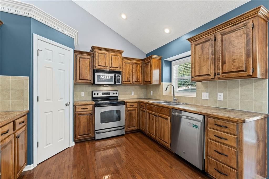 708 NE 99TH Street — photo 11