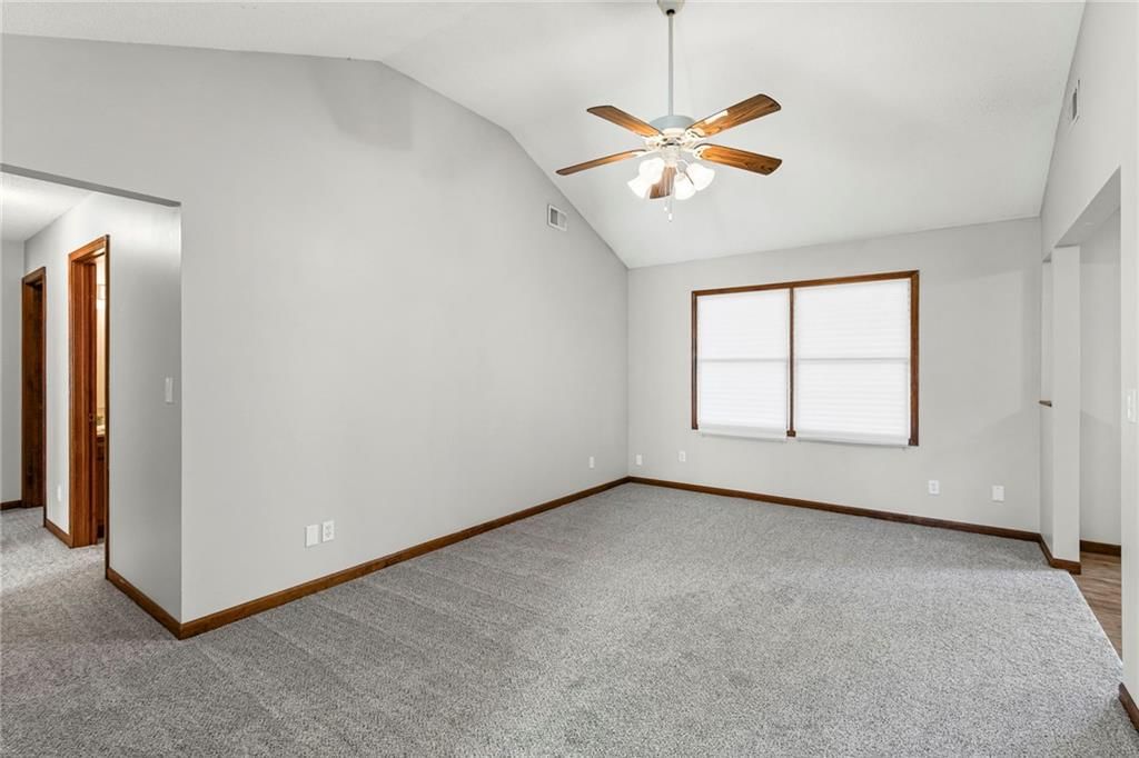 608 N Harrington Street — photo 6