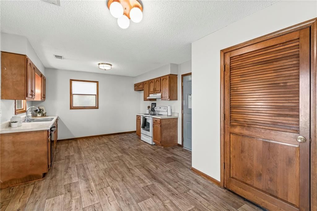 608 N Harrington Street — photo 7