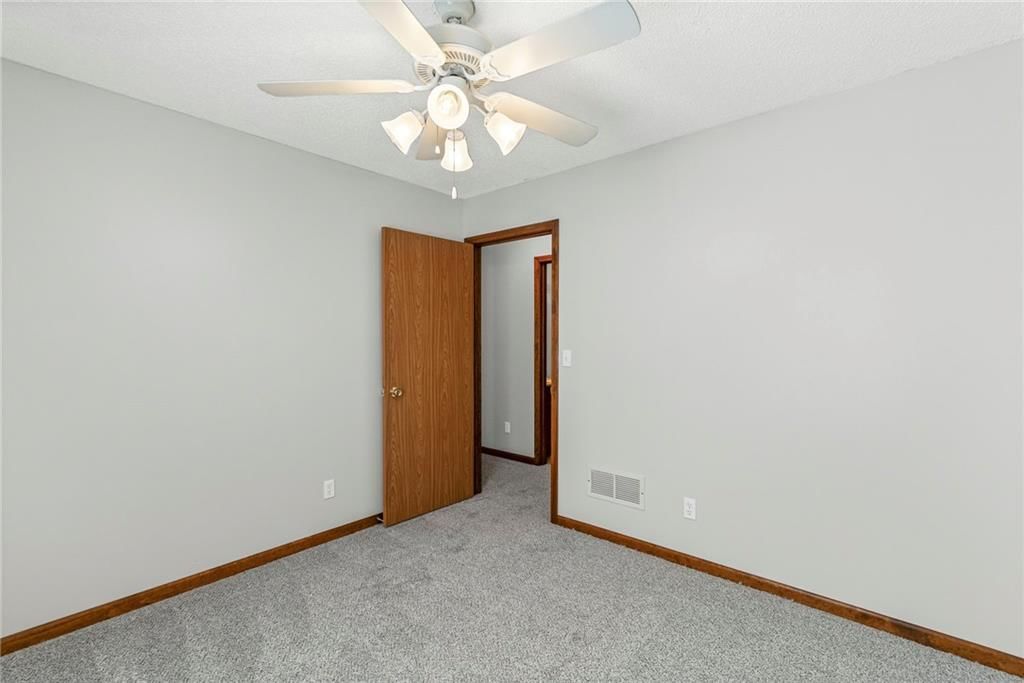 608 N Harrington Street — photo 11