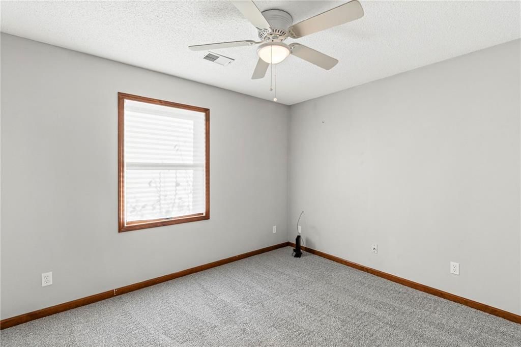 608 N Harrington Street — photo 16