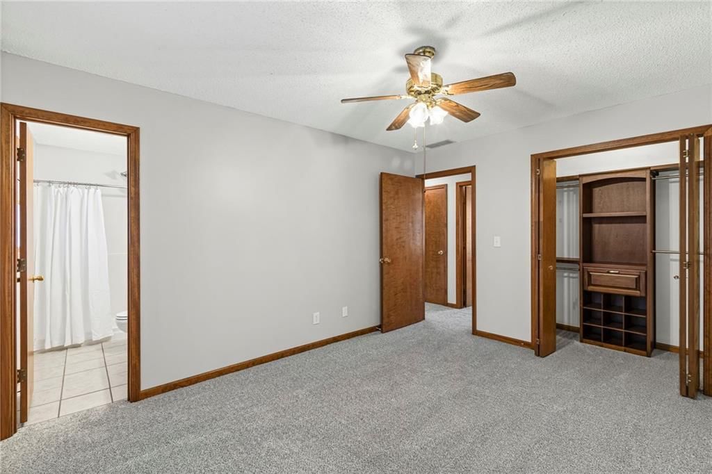 608 N Harrington Street — photo 17