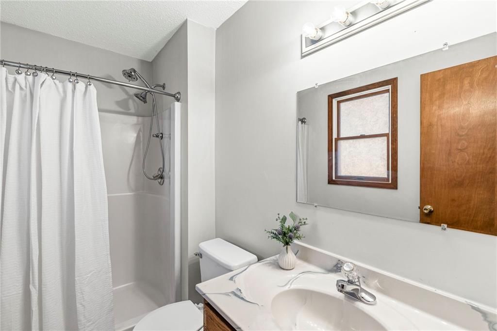 608 N Harrington Street — photo 20