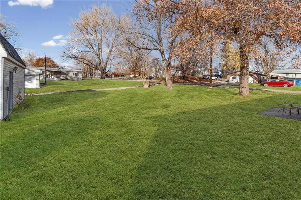 608 N Harrington Street — photo 25