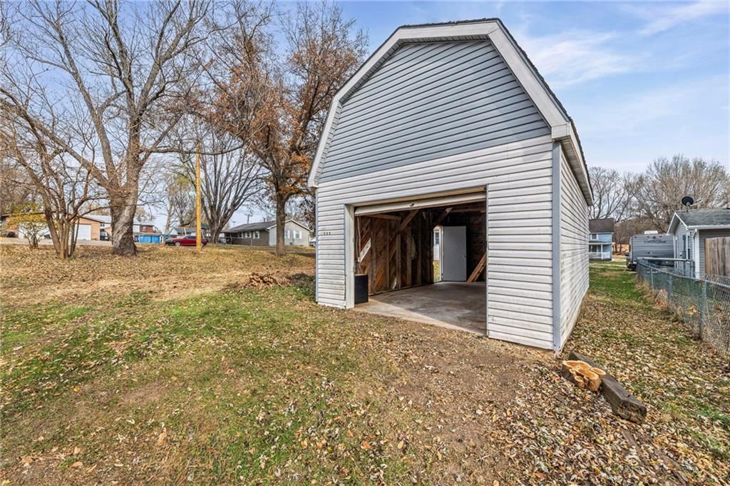 608 N Harrington Street — photo 30