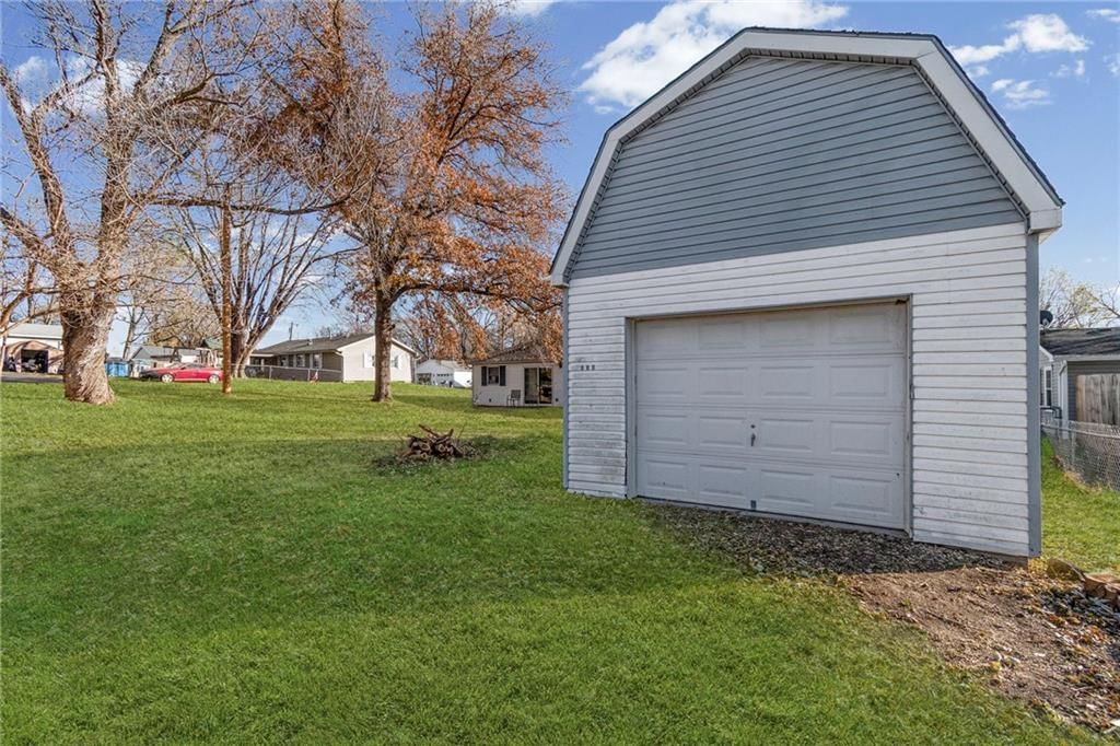 608 N Harrington Street — photo 31