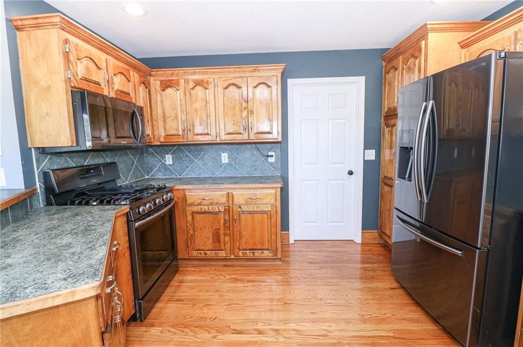 1206 Thomas Drive — photo 5