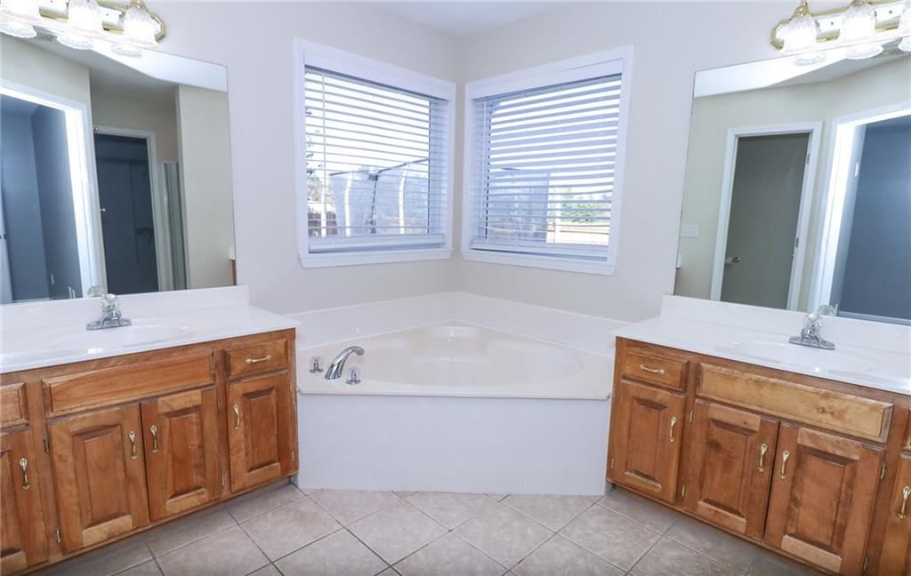 1206 Thomas Drive — photo 9