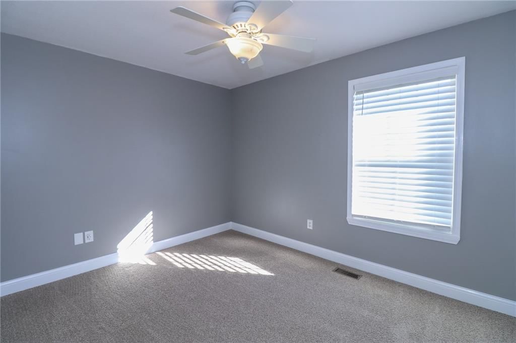 1206 Thomas Drive — photo 11