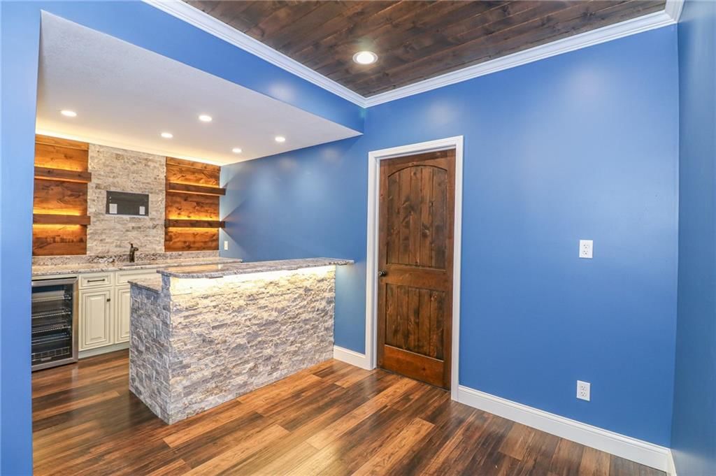 1206 Thomas Drive — photo 17