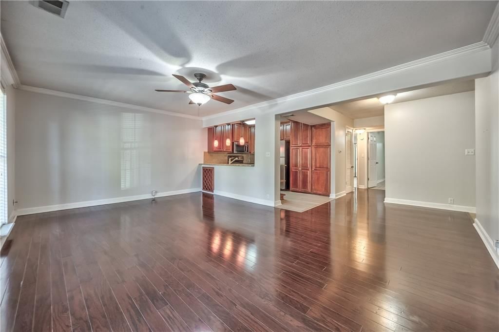 4727 Jarboe Street — photo 2