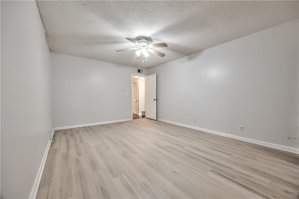 4727 Jarboe Street — photo 6