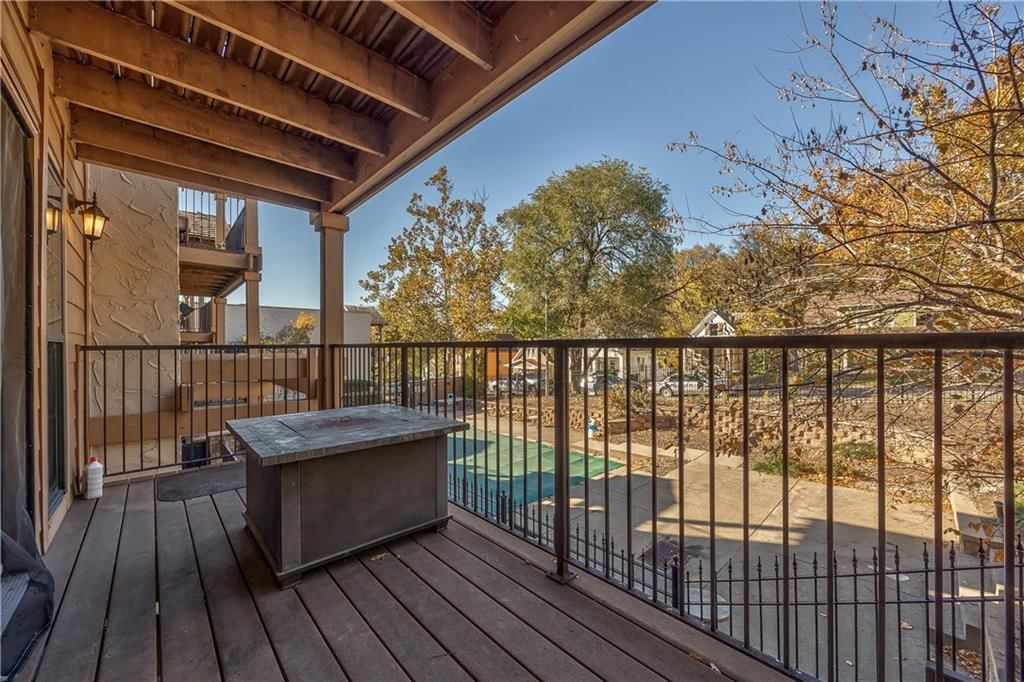4727 Jarboe Street — photo 10