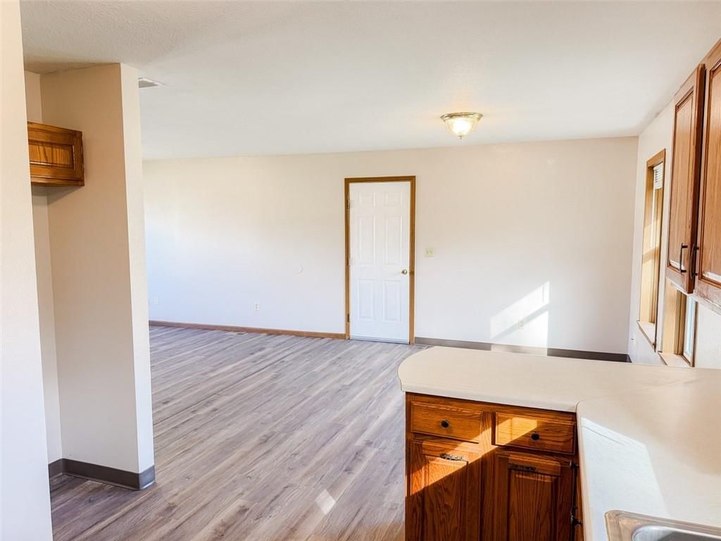 409 S May Street — photo 7