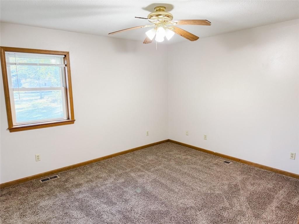 409 S May Street — photo 16