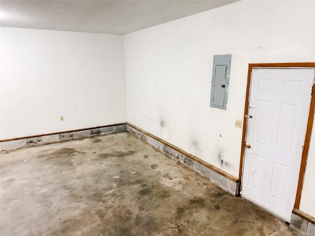 409 S May Street — photo 21
