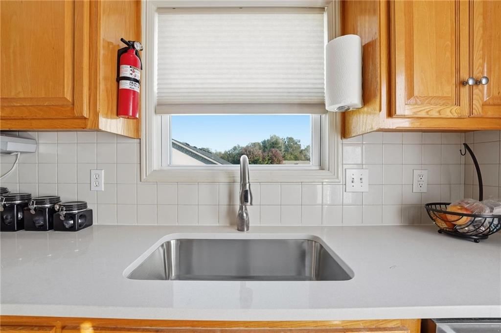 8015 N Kensington Avenue — photo 11