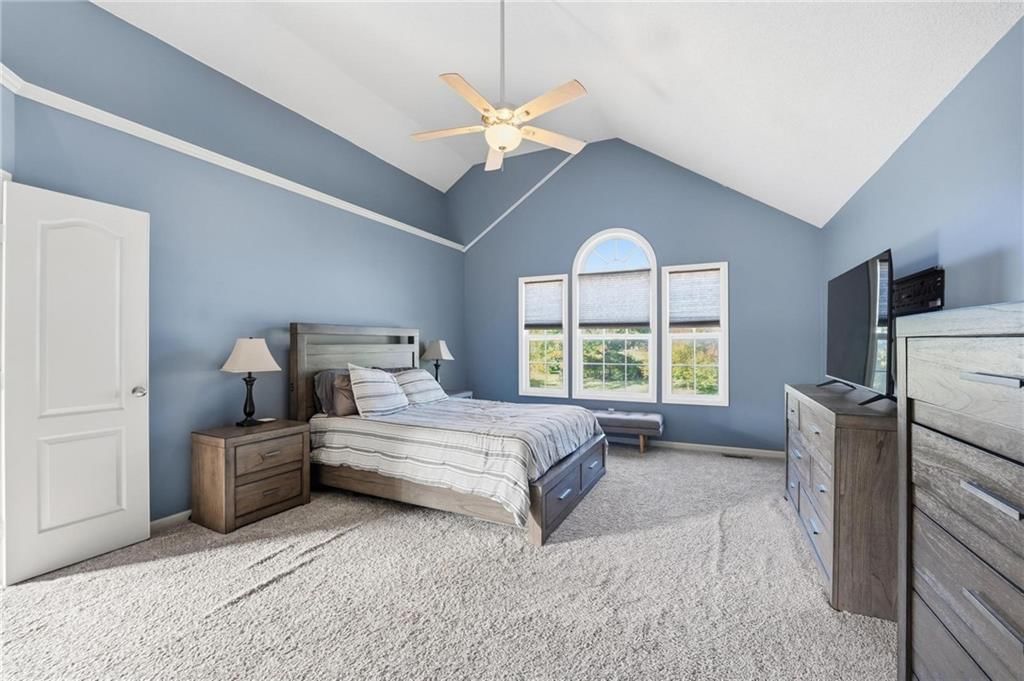 8015 N Kensington Avenue — photo 15