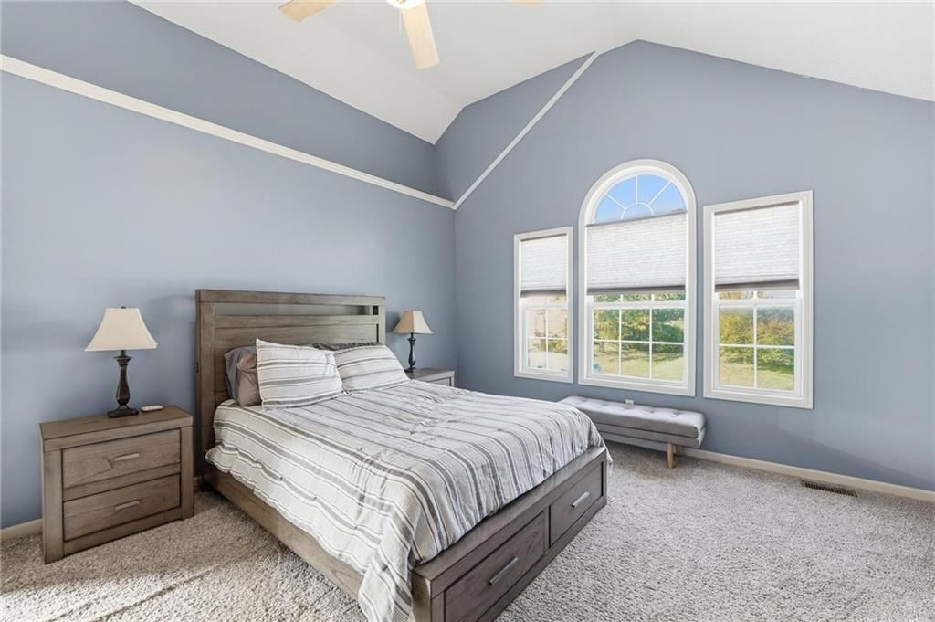 8015 N Kensington Avenue — photo 16