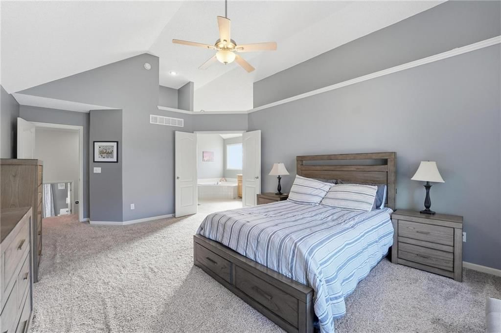 8015 N Kensington Avenue — photo 17