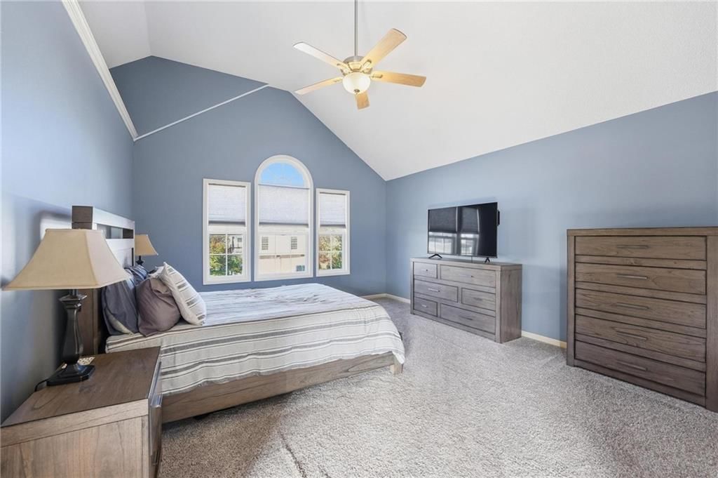 8015 N Kensington Avenue — photo 20
