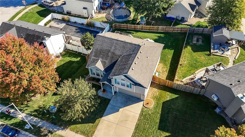 8015 N Kensington Avenue — photo 39