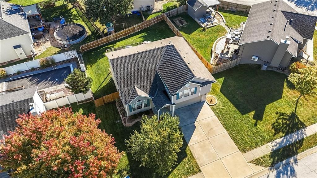8015 N Kensington Avenue — photo 40