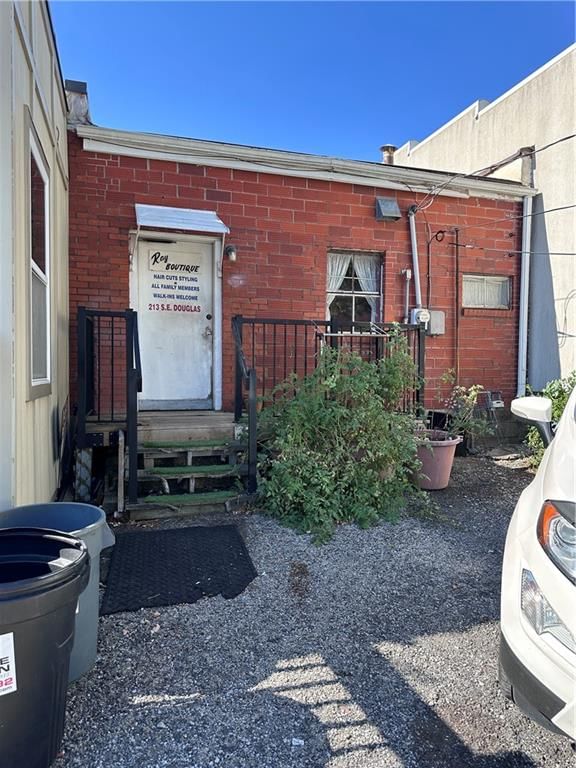 213 SE Douglas Street — photo 13