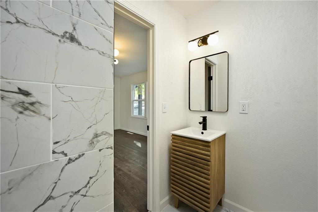 10013 Belmont Avenue — photo 13