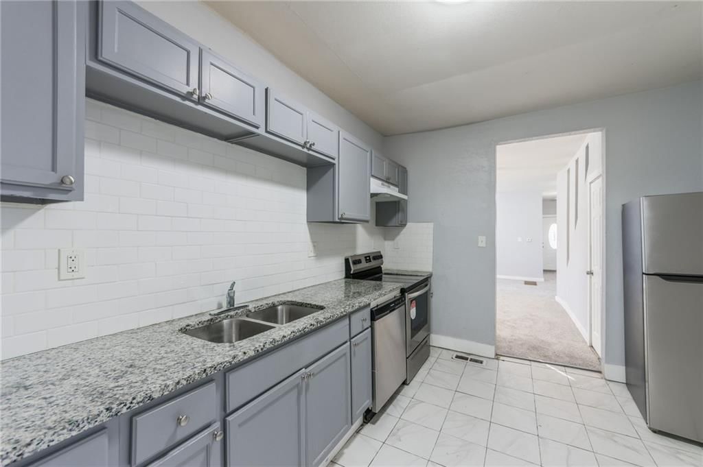 2612 E 10th Street — photo 10