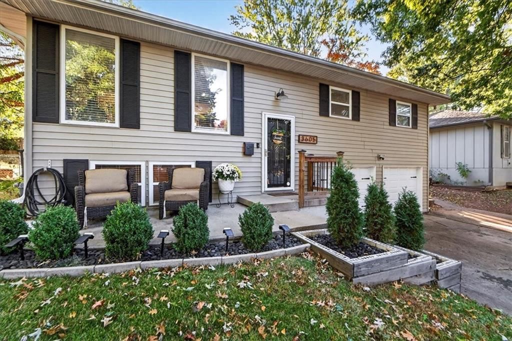 3605 S Scott Avenue — photo 2
