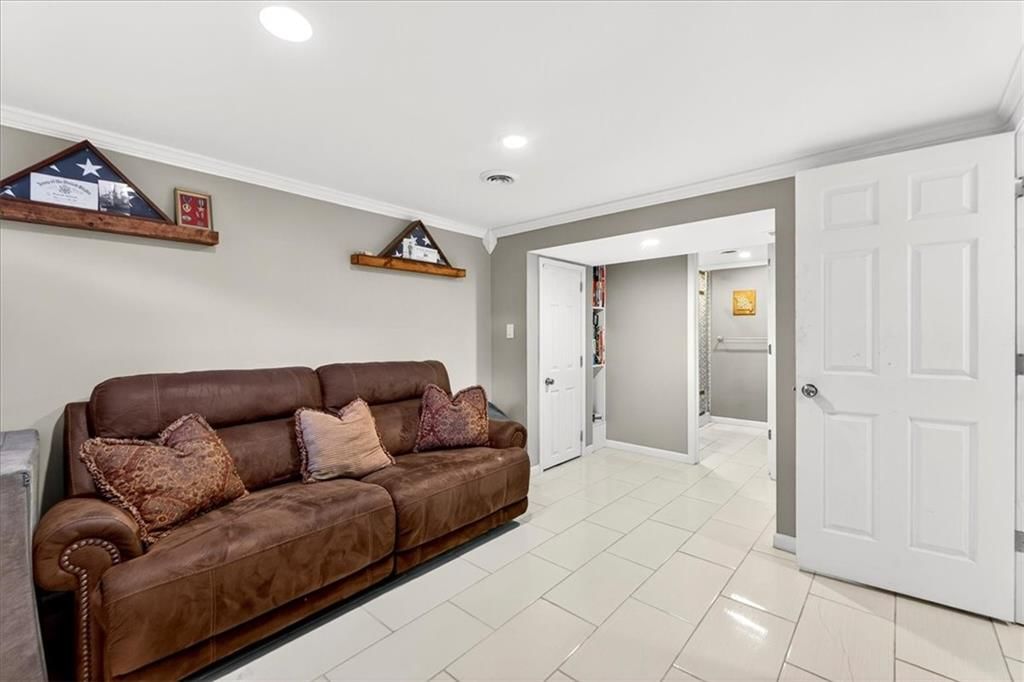 3605 S Scott Avenue — photo 33