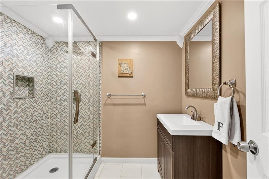 3605 S Scott Avenue — photo 35
