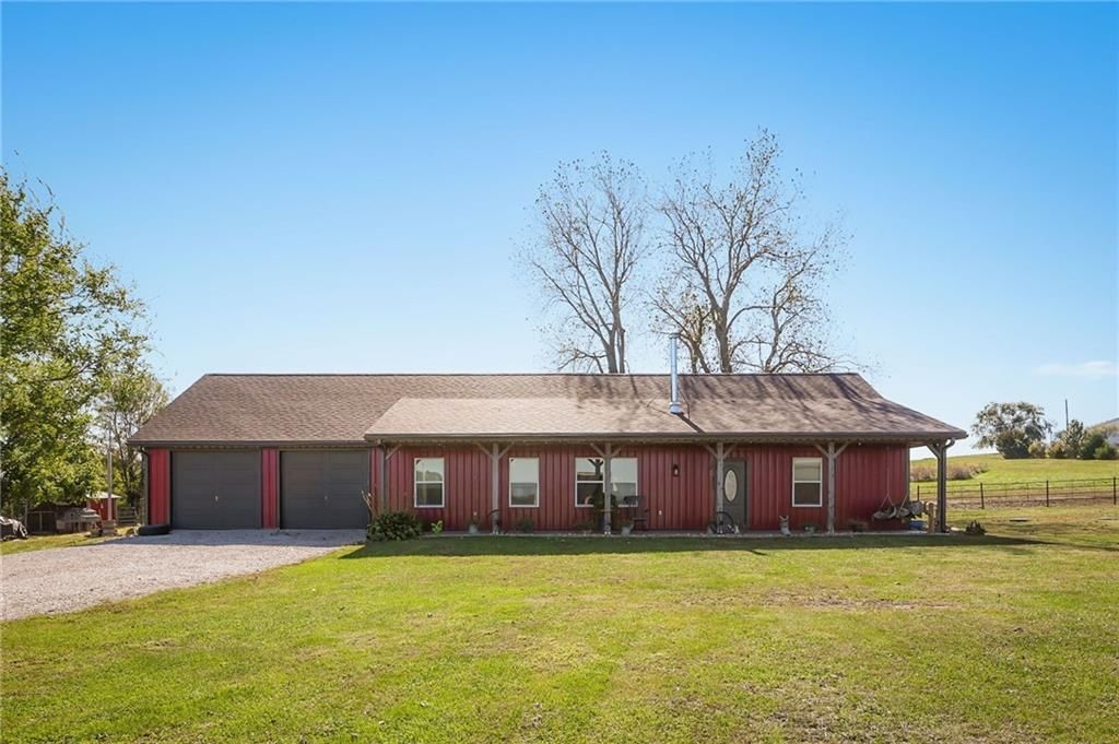 1428 NW 325 Road, Holden, MO