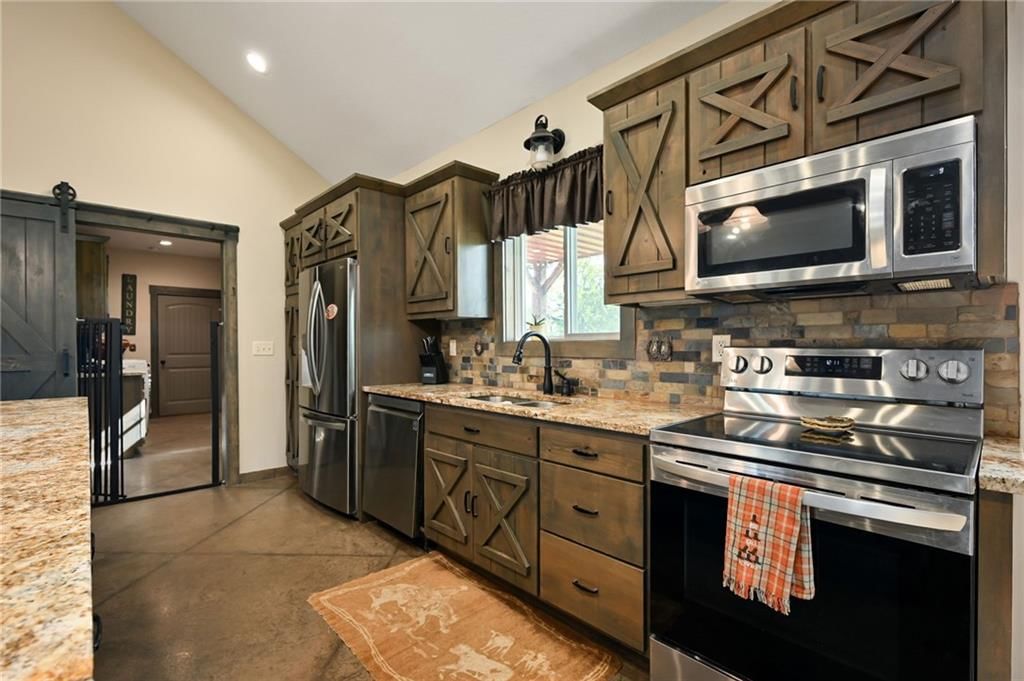 1428 NW 325 Road — photo 8