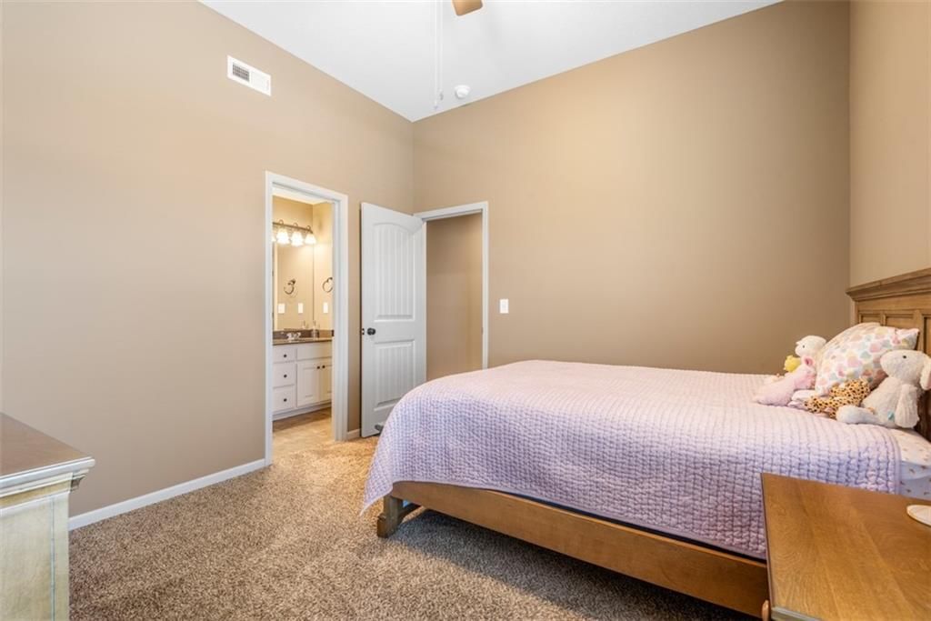 2237 W Concord Drive — photo 16