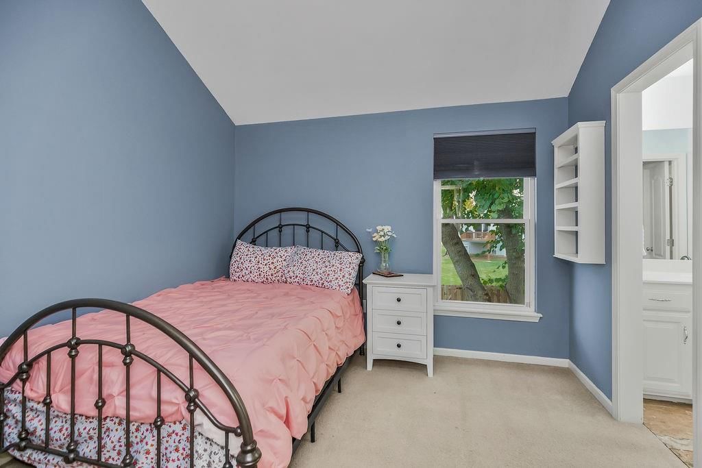 Photo 16 of 35 - 7323 Meadowsweet Lane