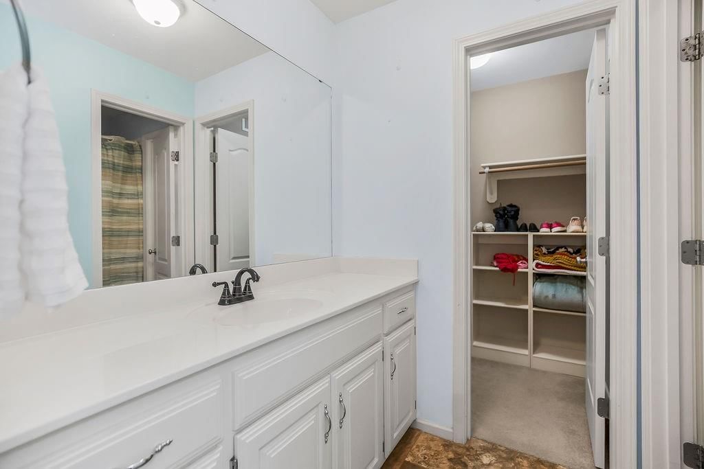 Photo 17 of 35 - 7323 Meadowsweet Lane