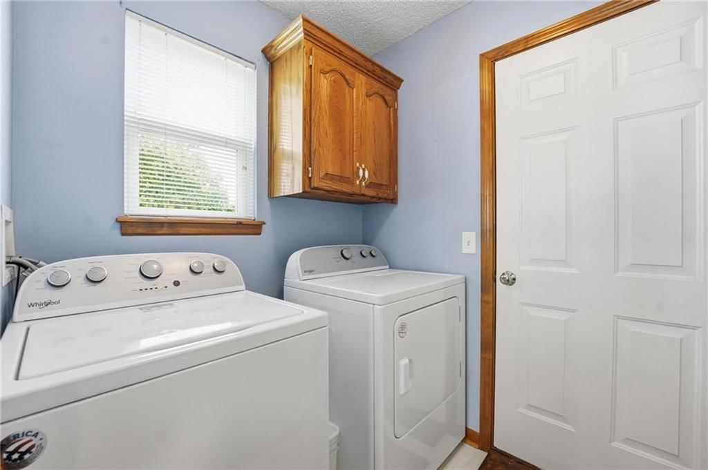 1858 Loughrey Street — photo 23