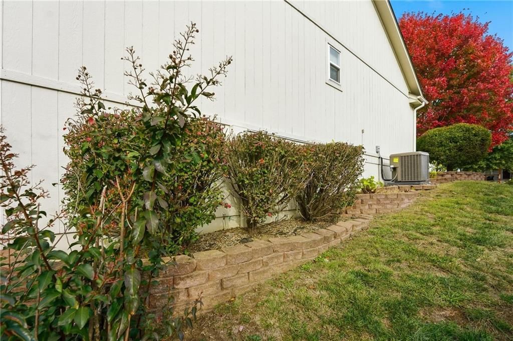 1858 Loughrey Street — photo 30