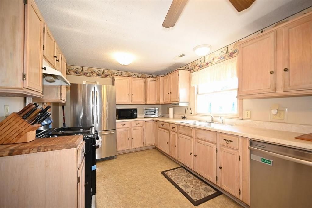 501 N Platte Avenue — photo 31