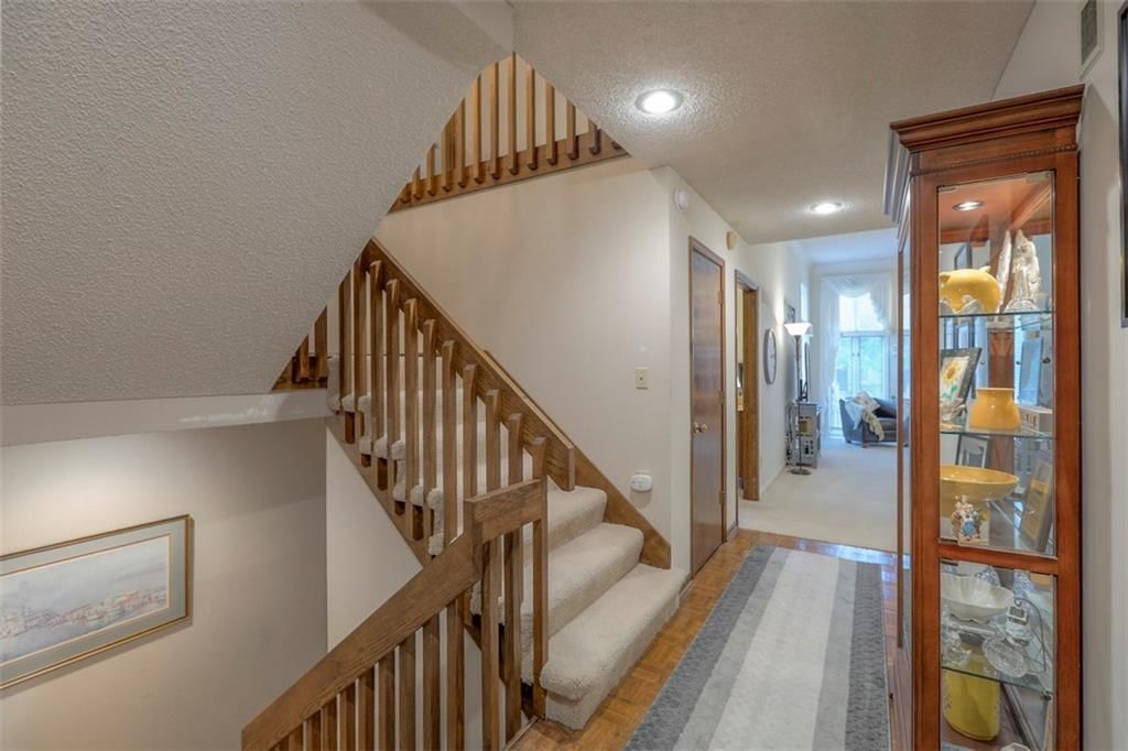Photo 5 of 39 - 8313 W 120th Street