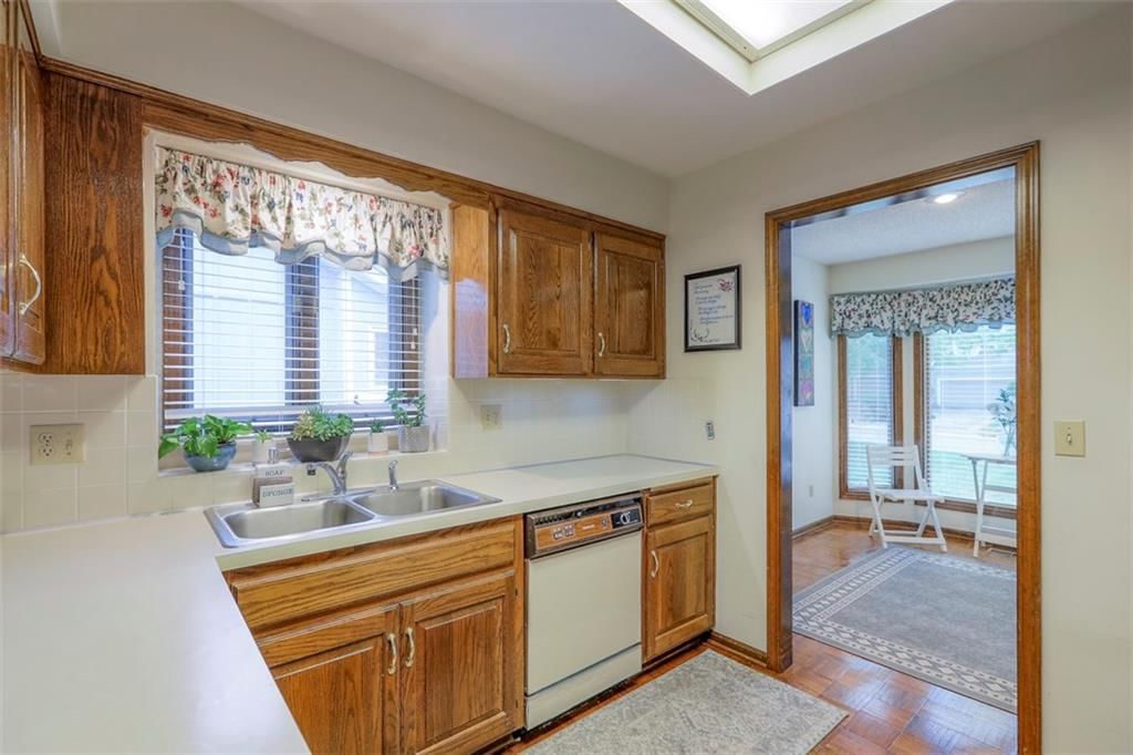 Photo 11 of 39 - 8313 W 120th Street