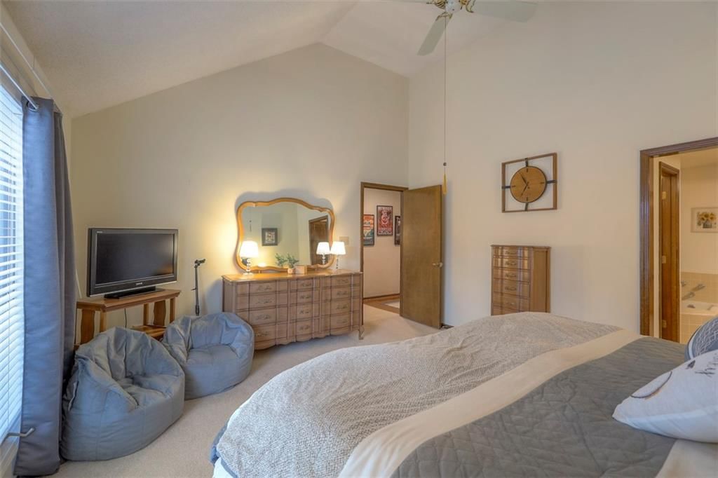 Photo 21 of 39 - 8313 W 120th Street