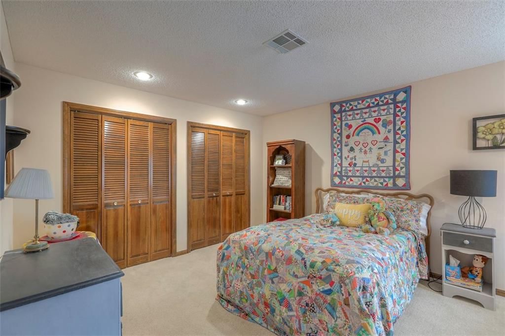 Photo 27 of 39 - 8313 W 120th Street