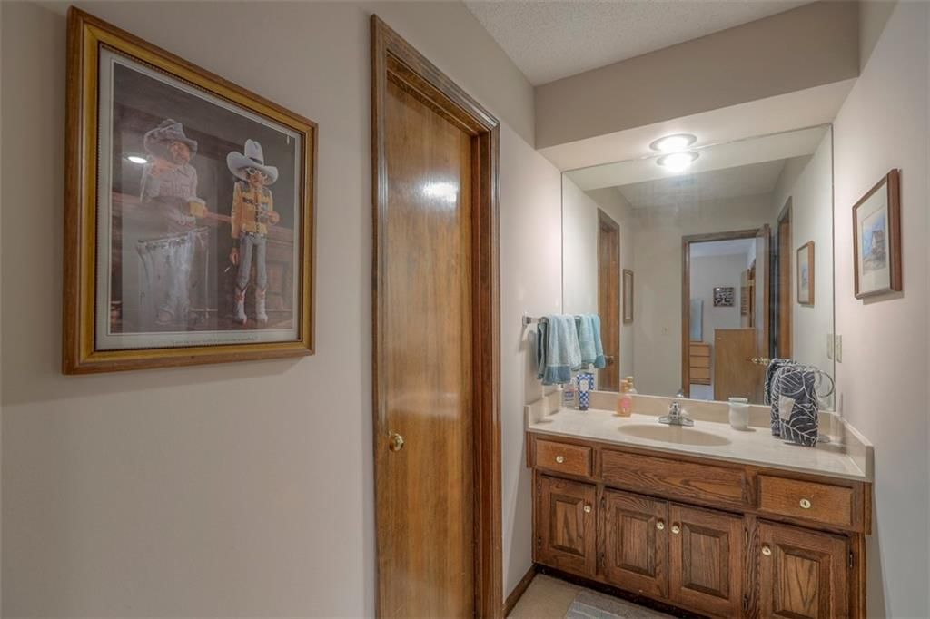 Photo 31 of 39 - 8313 W 120th Street